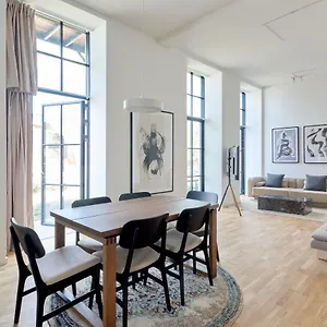 Apartamento Cozy And Bright With Private Car Park, Copenhague
