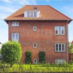 Close To Centrum, And Subway Appartement